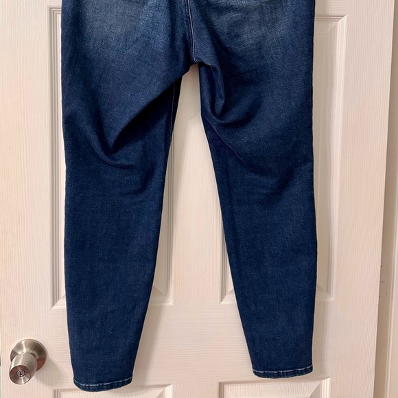 GOOD AMERICAN - GOOD LEGS SKINNY JEANS - Picture 10 of 12